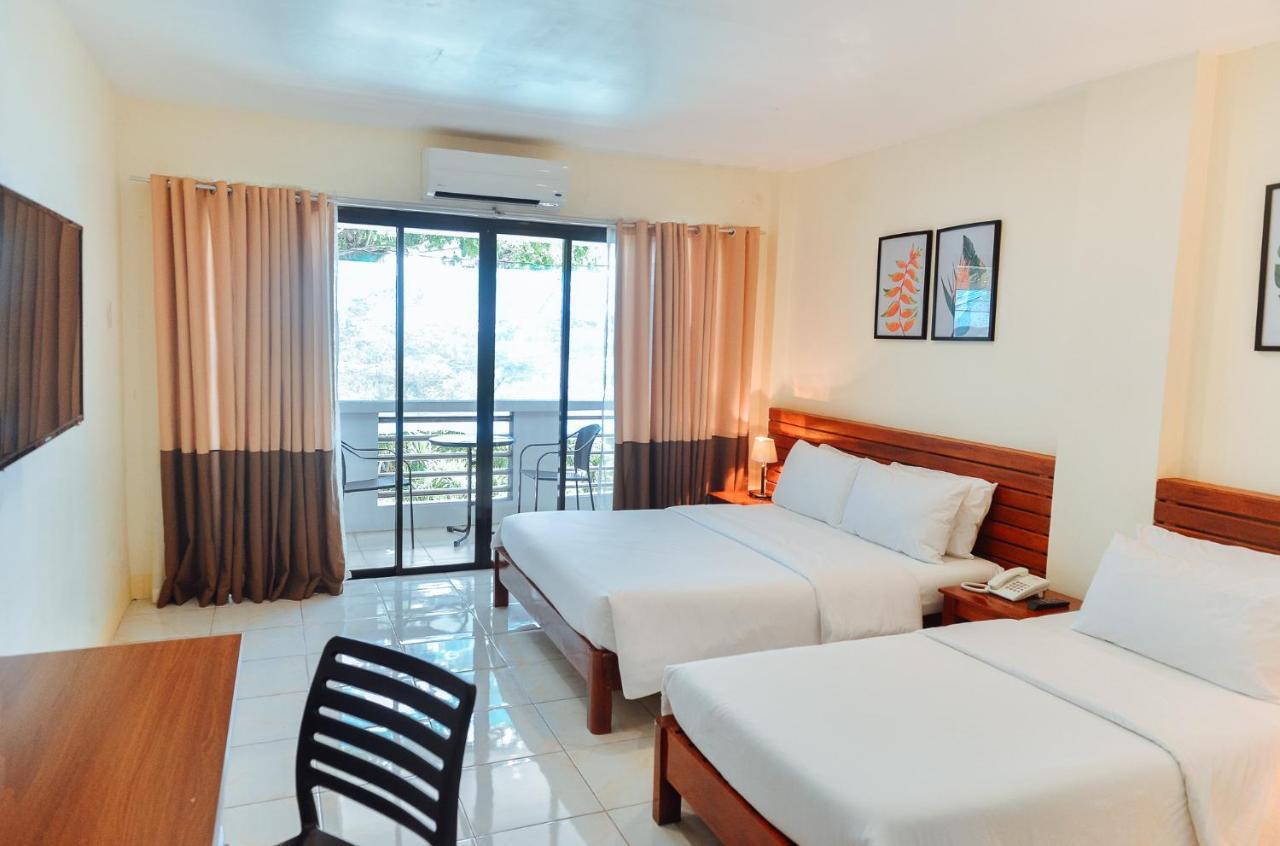 Fernando'S Hotel Sorsogon Esterno foto