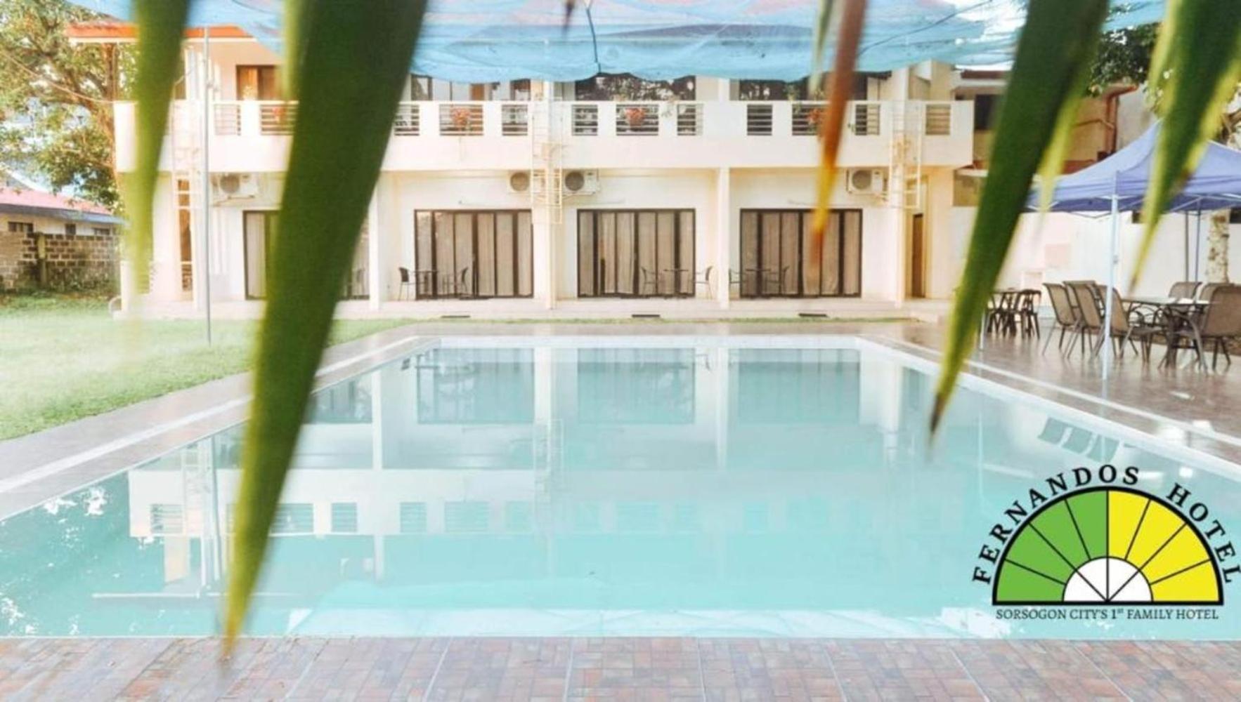 Fernando'S Hotel Sorsogon Esterno foto