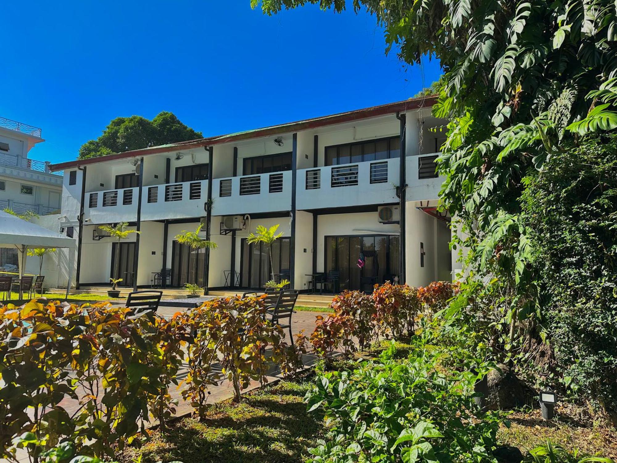 Fernando'S Hotel Sorsogon Esterno foto