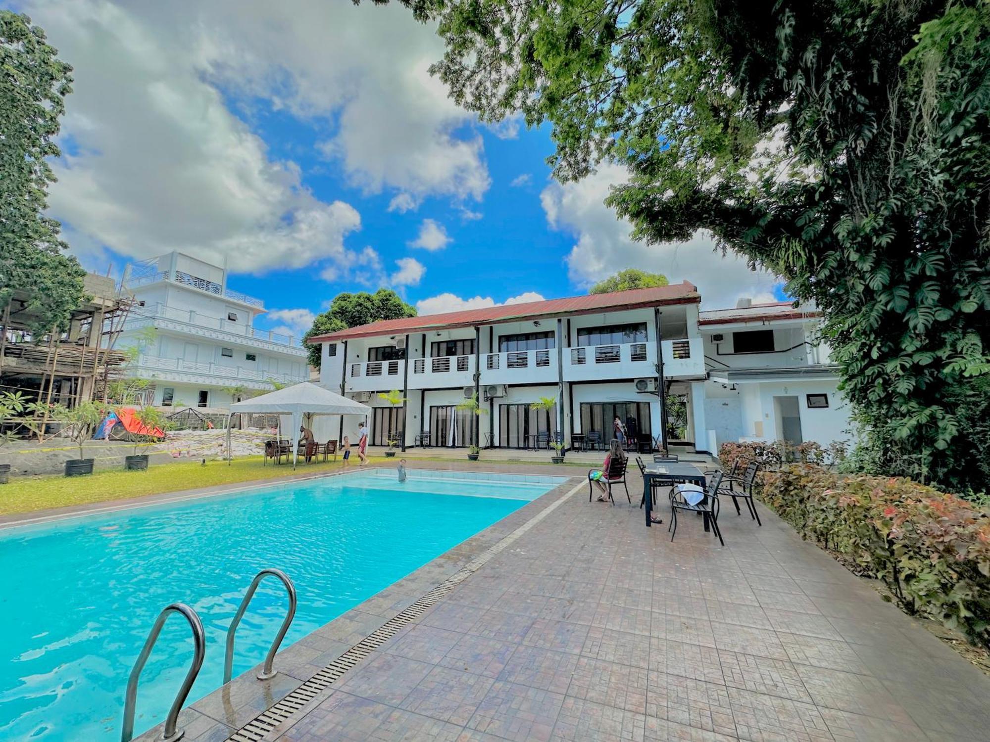 Fernando'S Hotel Sorsogon Esterno foto