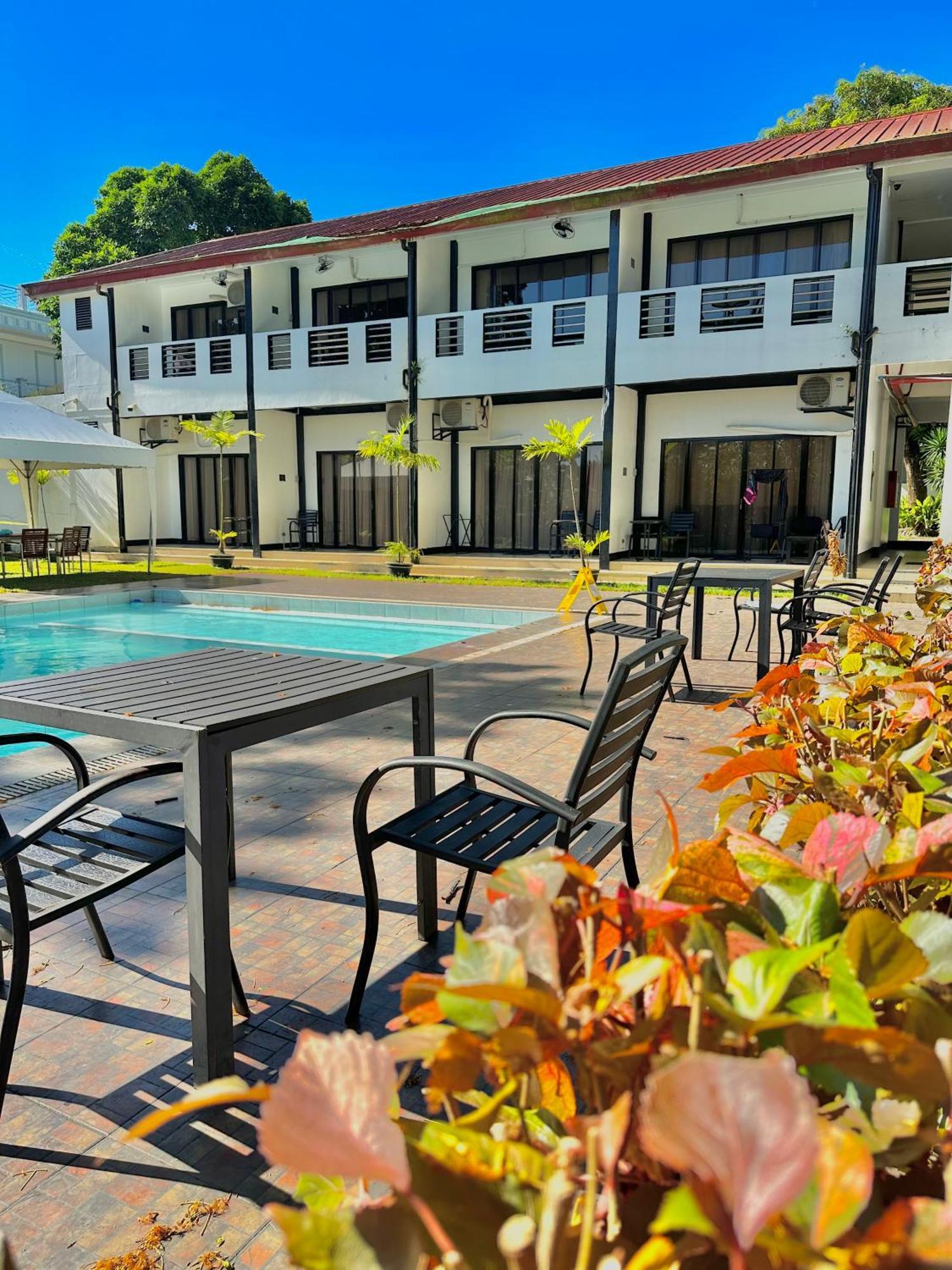 Fernando'S Hotel Sorsogon Esterno foto